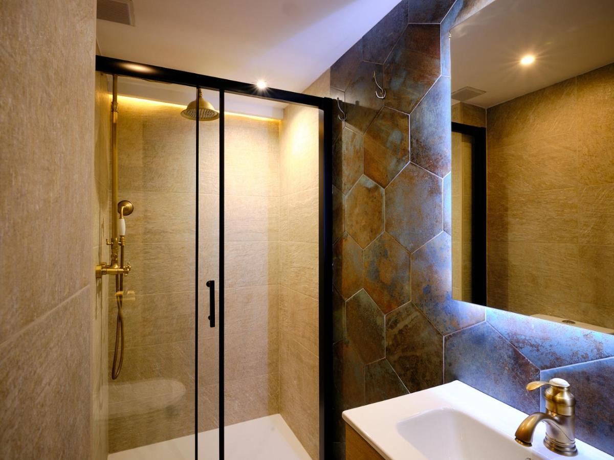 Leo Home- Bright & Centric 3 Bedrooms With Private Parking Included Appartement